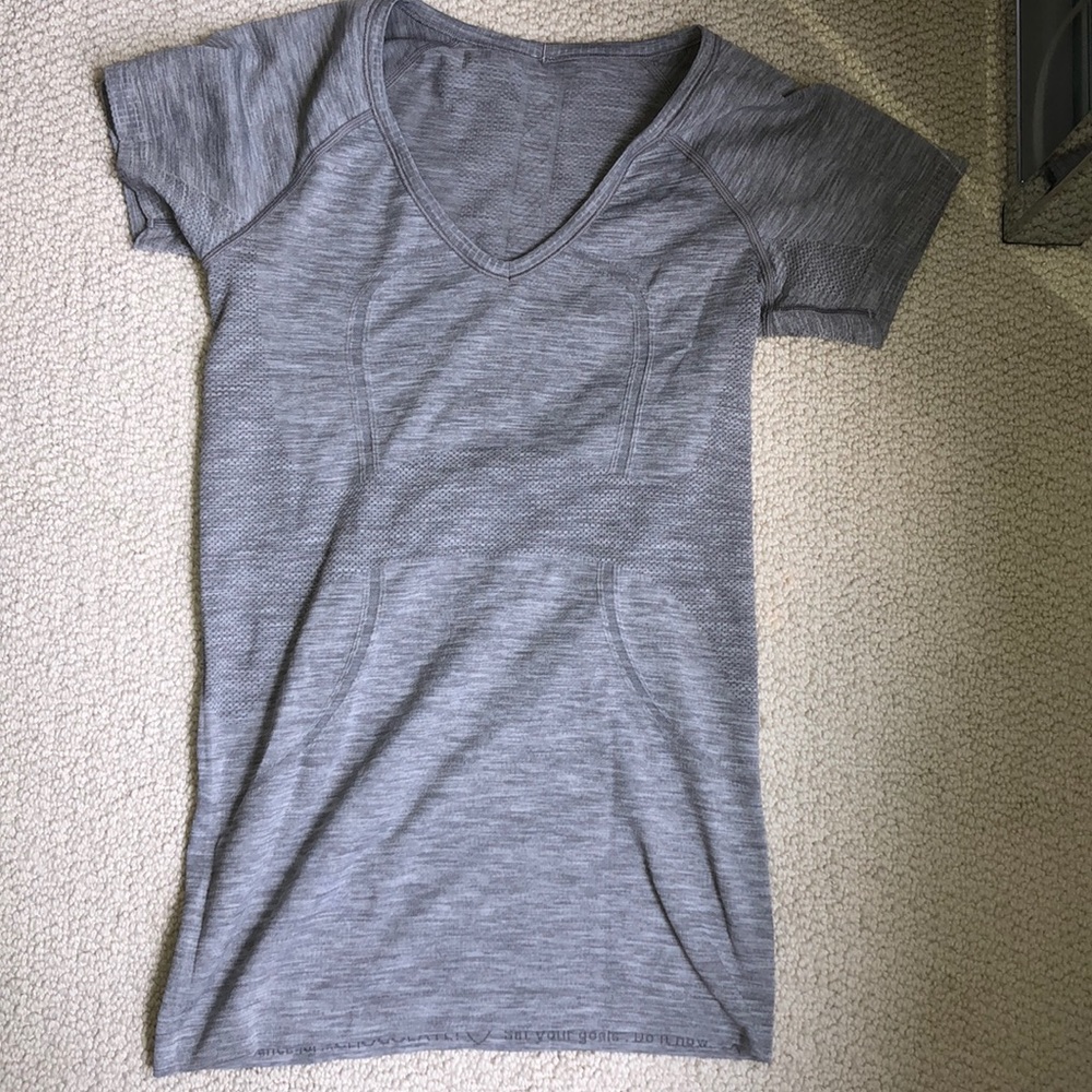 grey lulu lemon top
